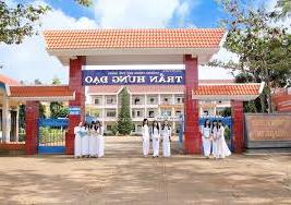 Hình ảnh trường học mang tên Trần Hưng Đạo