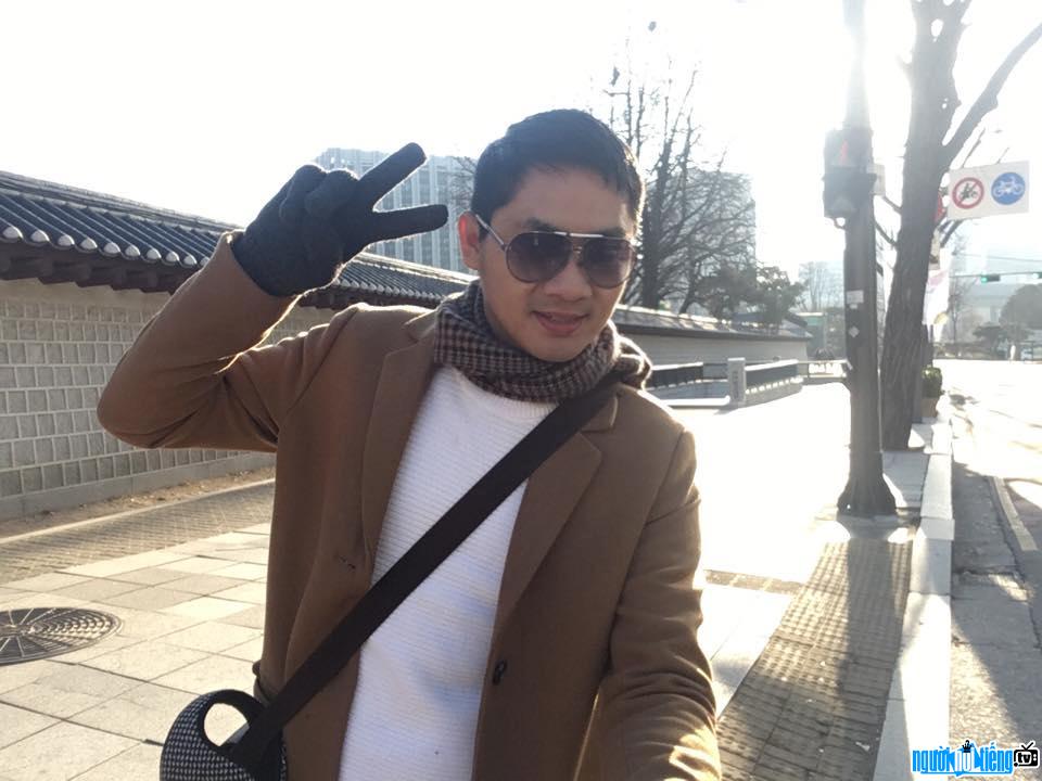 Actor Minh Luan shows Beautiful pictures when going out
