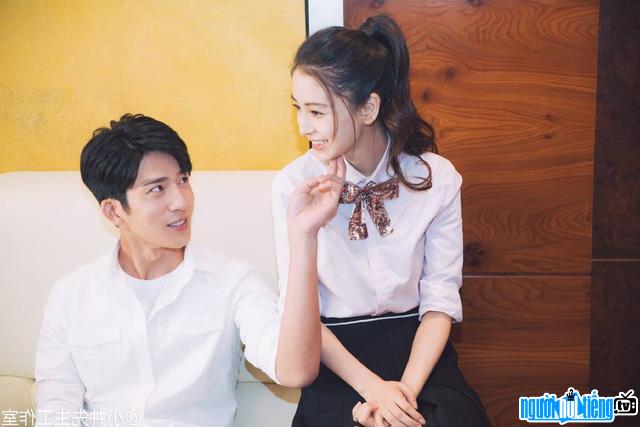 Intimate image of Tinh Bach Nhien with Angelababy in the movie Love you at first sight