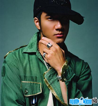 Handsome male singer Vuong Luc Hoanh