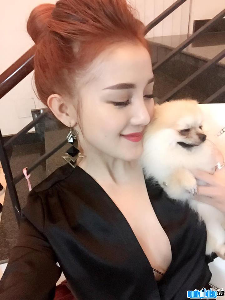  Pictures of DJ Na and her pet dog