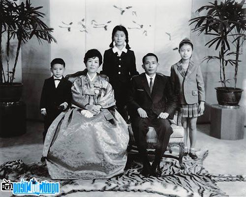 Hình ảnh gia đình Tổng Thống Park Chung Hee
