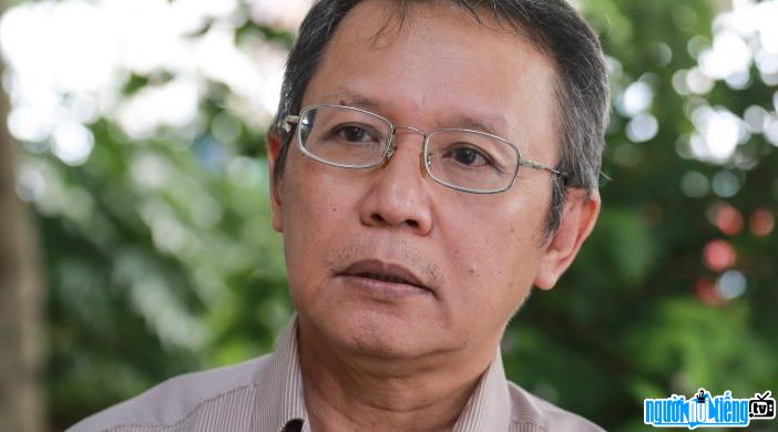 Professor Pham Minh Hoang's portrait