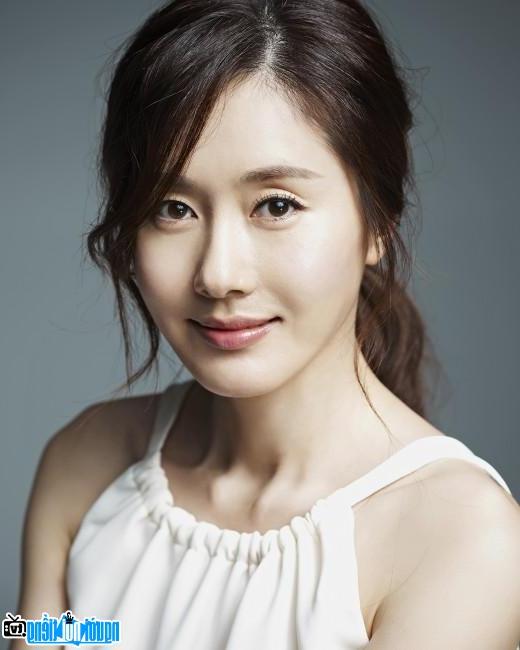 Diễn viên nữ Kim Ji-soo