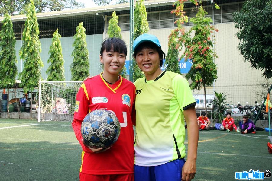  Huynh Nhu with her gentle teacher Doan Thi Kim Chi Le Nam