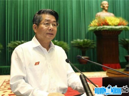  Former Minister of Planning and Investment Bui Quang Vinh speaking at a conference
