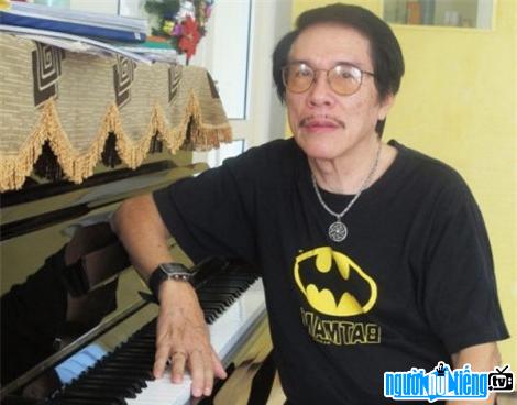  Another picture of musician Vu Ngoc Quang