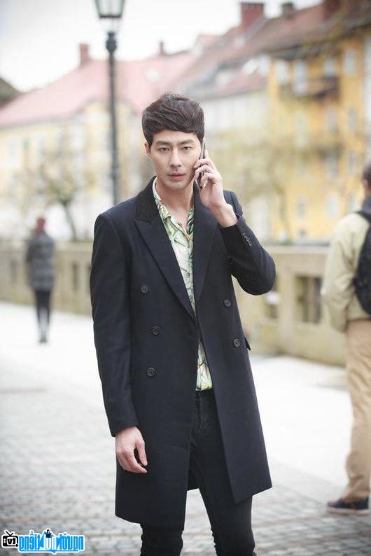 Latest picture of Jo In-sung