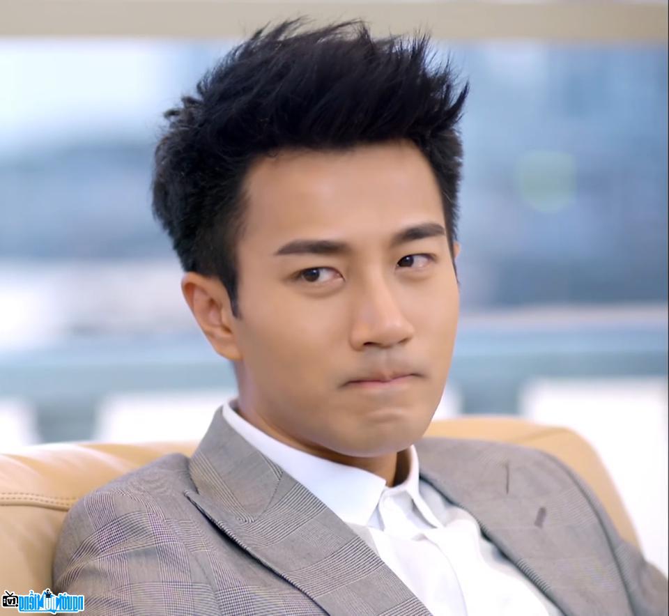 Lưu Khải Uy - nam diễn viên nổi tiếng trên đài truyền hình TVB