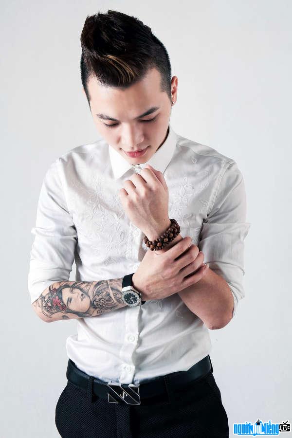  Singer Hoang Thai gradually asserts his position in the hearts of music-loving audiences