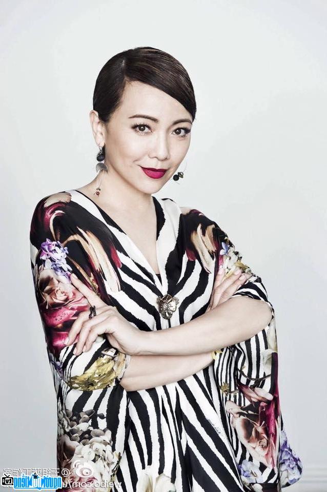 A new image of actress Dang Tuy Van
