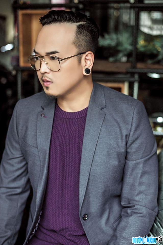  Singer Hakoota Dung Ha became famous after participating in the Vietnamese Voice contest in 2013