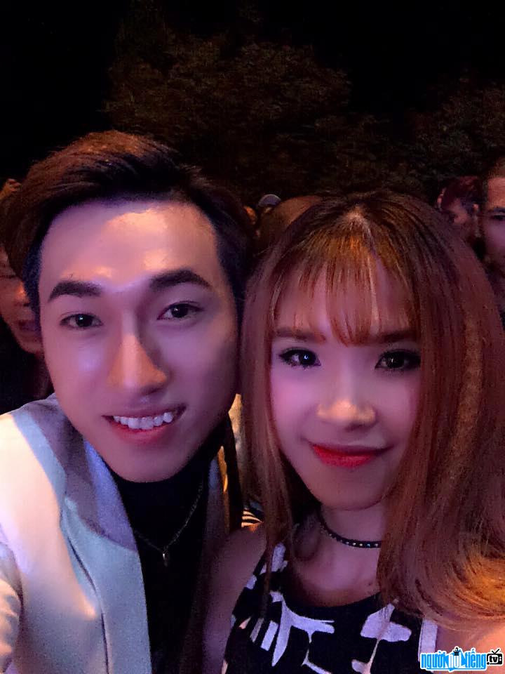 Photo of singer Dong An and female singer Khoi My