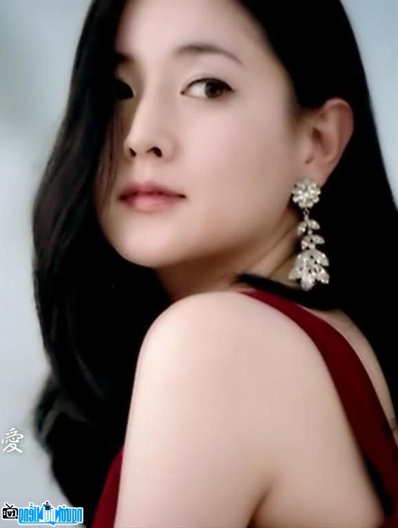  beautiful actress Lee Young Ae