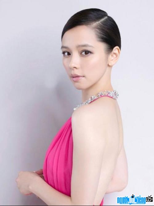 A new photo of actress Tu Nhuoc Tuyen