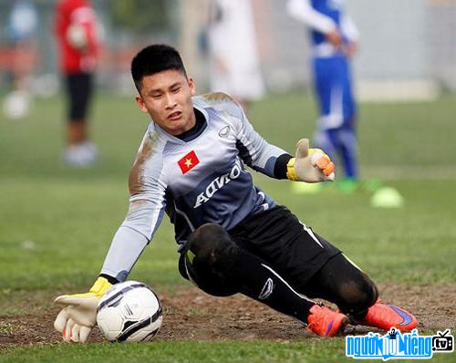  Image of Huynh Tuan Linh on the field