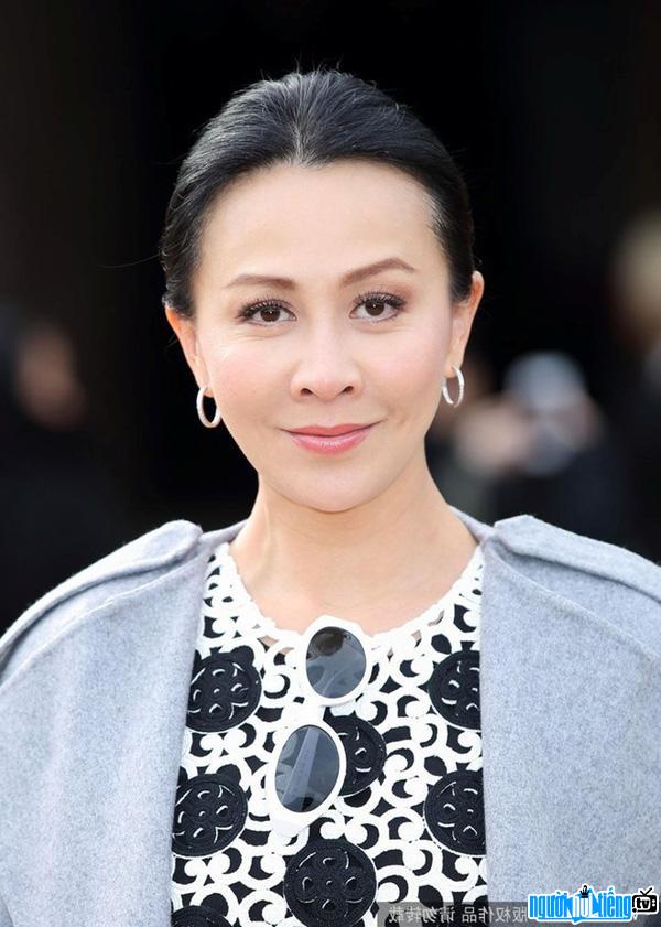 Lưu Gia Linh là diễn diên điện ảnh nổi tiếng của Hồng Kông