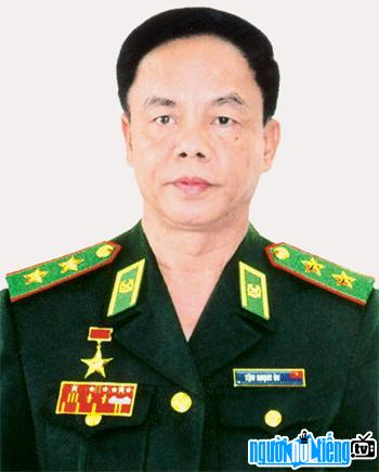  Another portrait of Senior General Vo Trong Viet