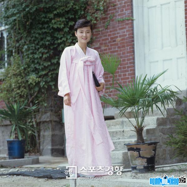 Nữ diễn viên xinh đẹp Kim Young-Ae thời còn trẻ