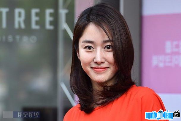 Nữ ca sĩ xinh đẹp Jeon Hye-bin