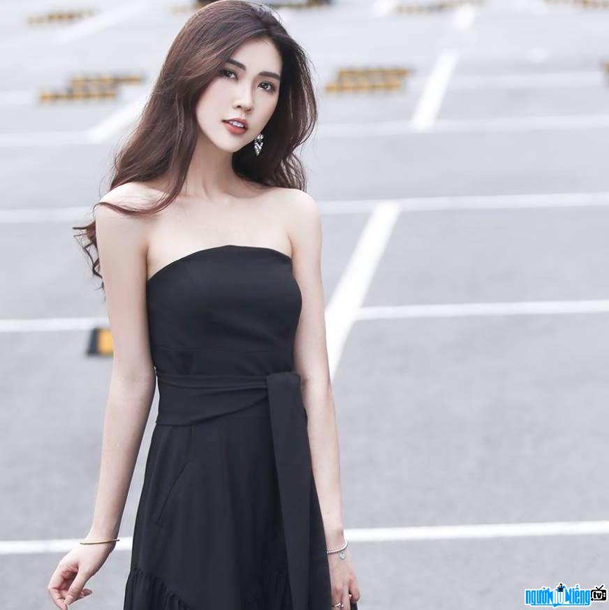  Linh Nii Nguyen - who won the beauty prize of Phu Yen province