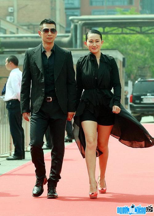 Bức ảnh diễn viên Triệu Văn Trác cùng vợ - diễn viên Trương Đan Lộ