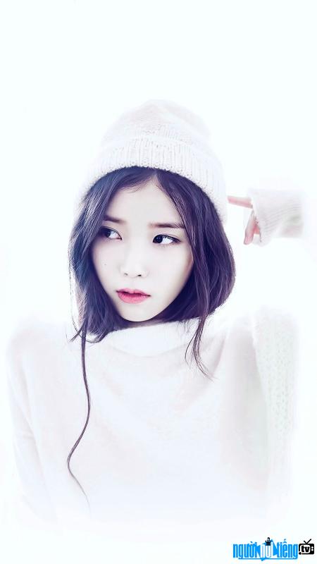 Singer-musician IU - the idol of soldiers in the army