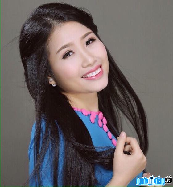 The gentle beauty of singer Tran Hong Nhung