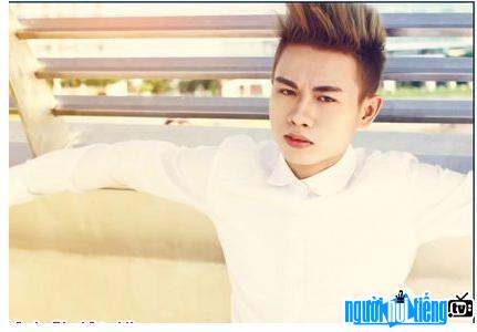  Phan Anh Vu - a successful young male singer with the release of an online album