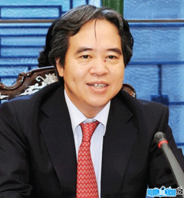 Trưởng ban kinh tế Trung Ương Nguyễn Văn Bình trả lời phỏng vấn phóng viên báo chí