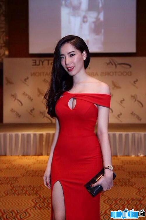 Beautiful Chung Thuc Quyen sexy in a recent event