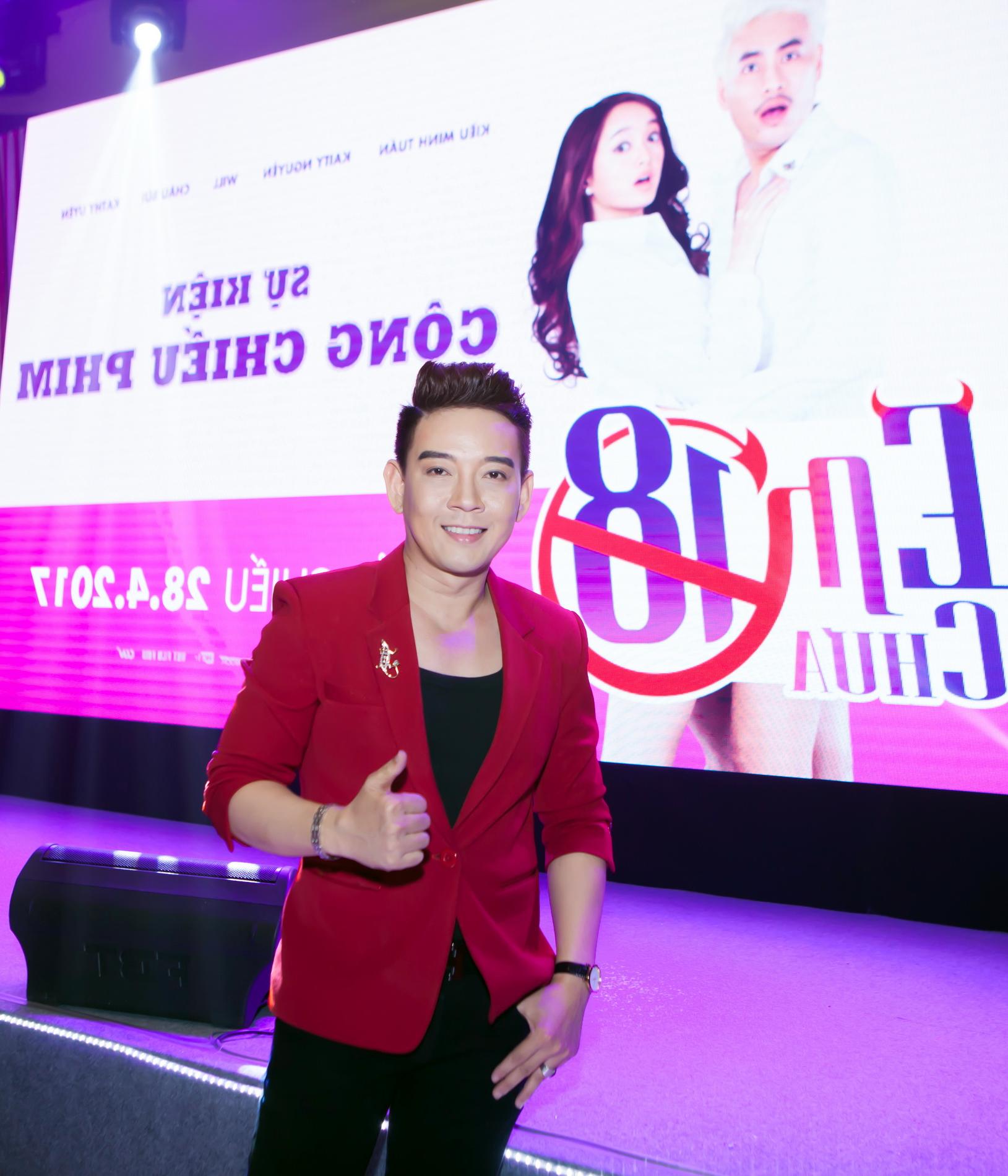  Singer Doan Viet Phuong dapper at the launch ceremony of the movie I'm not 18 recently
