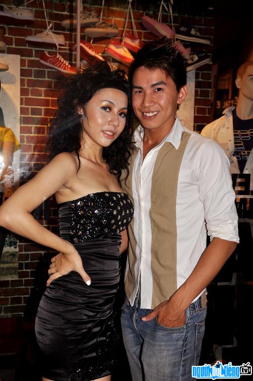  Singer Hanni with MC Tuan Nam - used to be Hot Vteen 2007