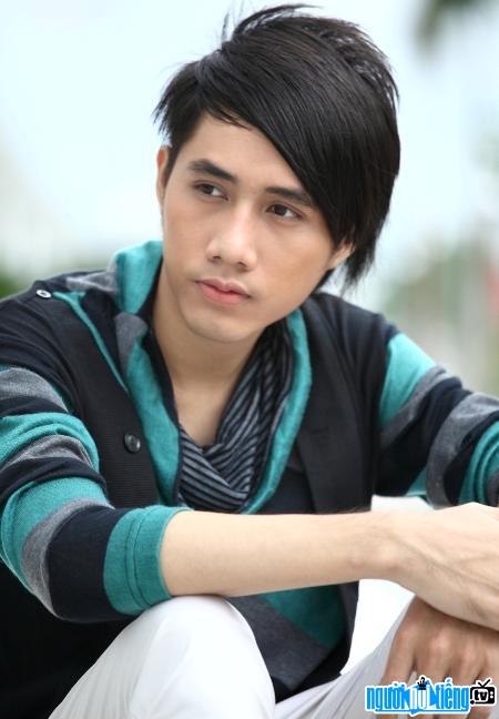  Handsome look of male singer Chau Chi Hao