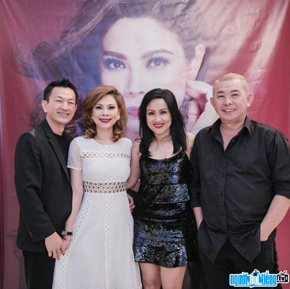  and husband and wife of musician Huynh Nhat Tan at the birthday party of female singer Thanh Thao