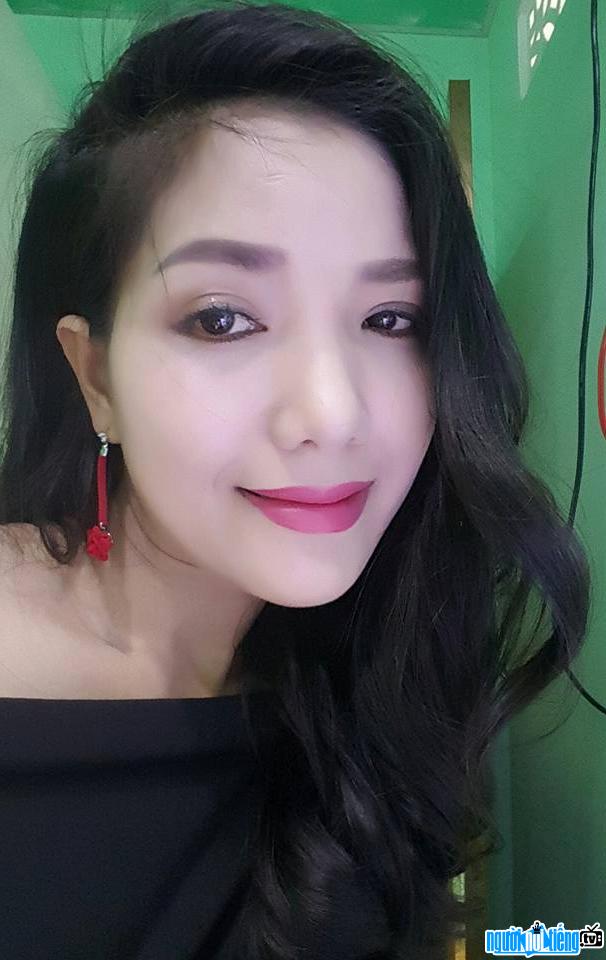 Latest pictures of female singer Thuy Huyen