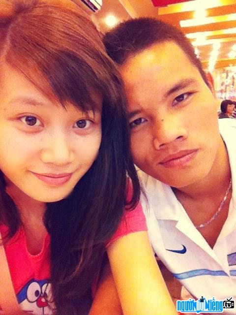  Photo of football player Le Van Thang with his girlfriend Hong Cuc