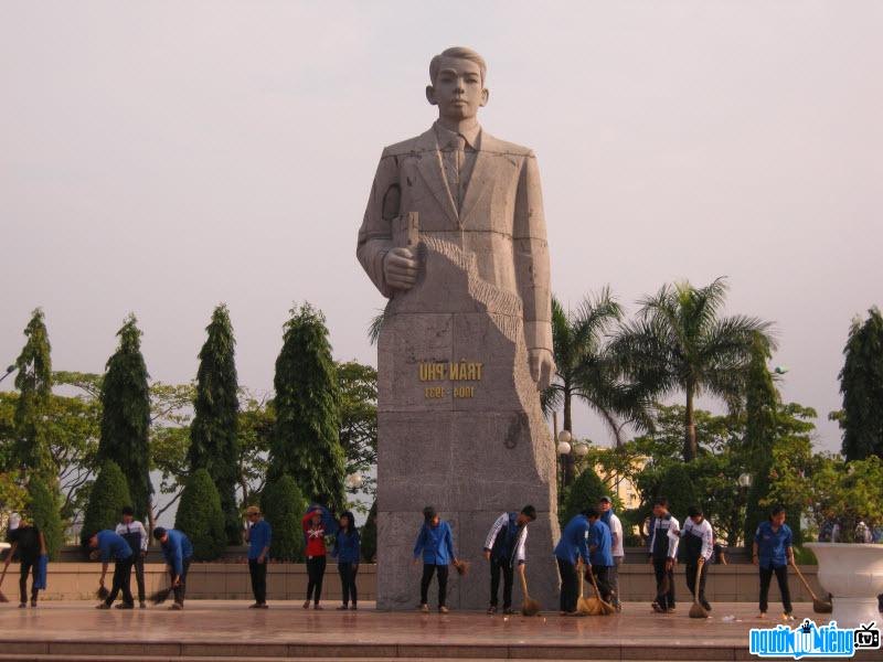  image of Tran Phu monument
