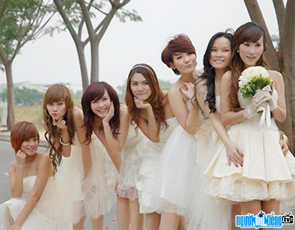  The cute girls of the group Cloud White