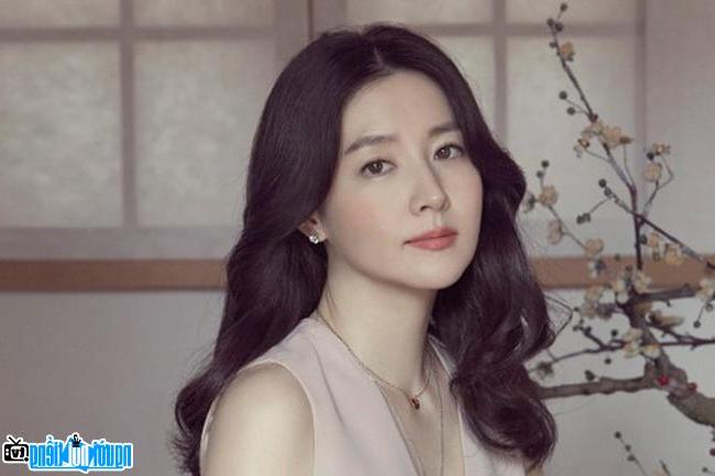  Latest pictures of actress Lee Young Ae