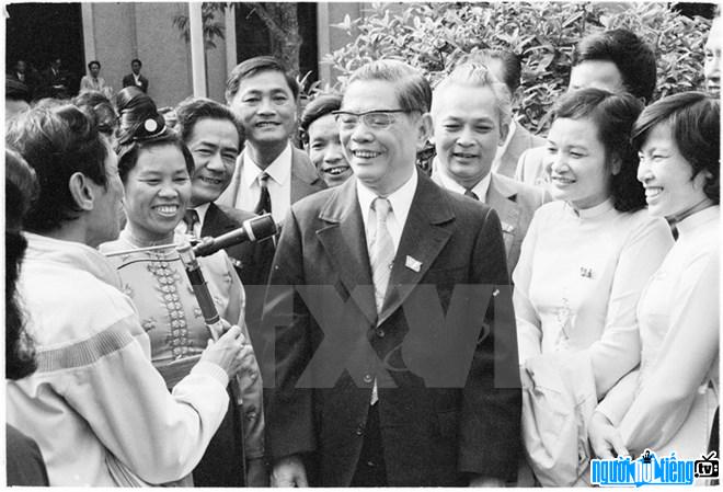 A memorable image of General Secretary Nguyen Van Linh