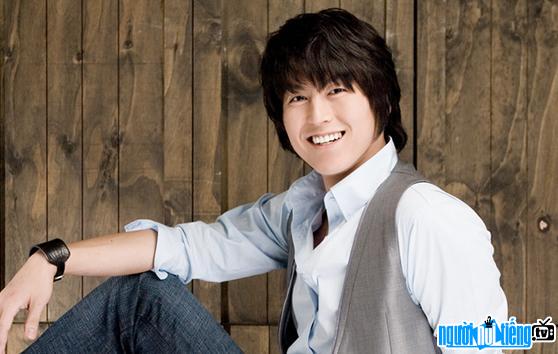 Vẻ điển trai của nam diễn viên Ryu Soo-young