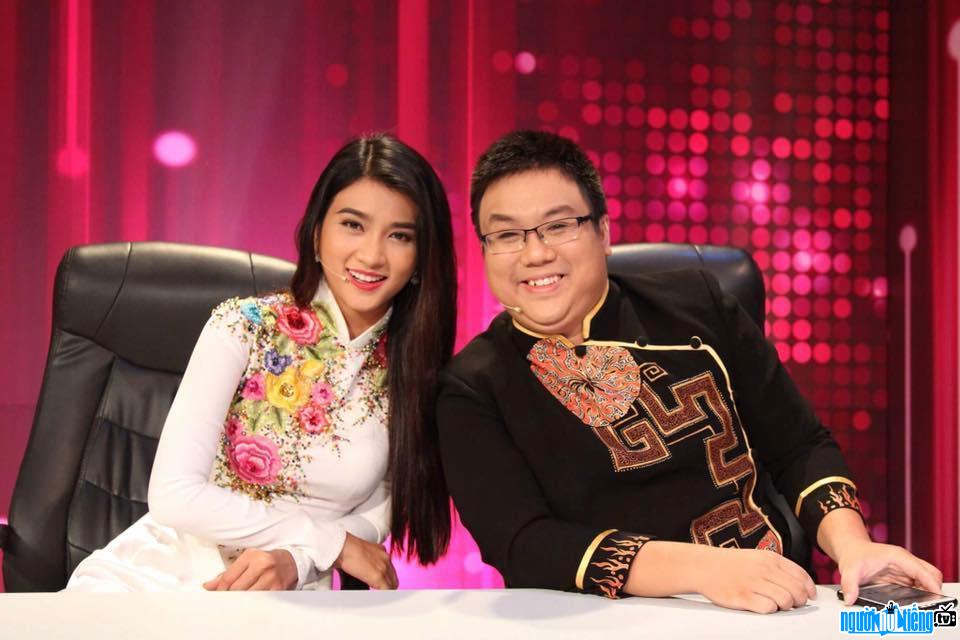 Comedian Gia Bao in the program Mysterious Singer