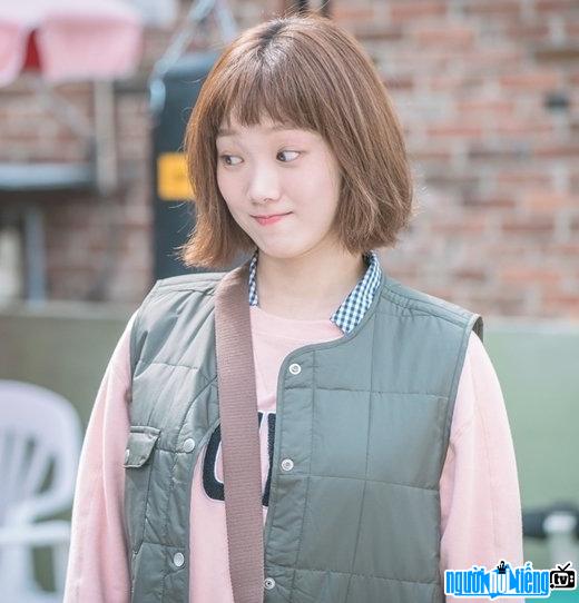 Hình ảnh nữ diễn viên Lee Sung-kyung trong bộ phim Cô nàng cử tạ Kim Bok Joo
