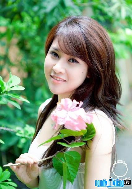 Cute look of Hot girl Chau Sha