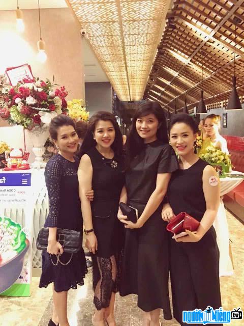  Editor Ngoc Diep with MC Van Anh Diep Anh and Minh Trang at the opening of their new restaurant