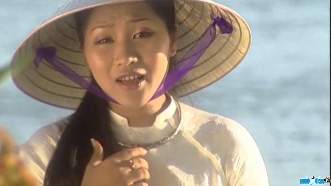 Hình ảnh ca sĩ Hương Mơ thời còn trẻ