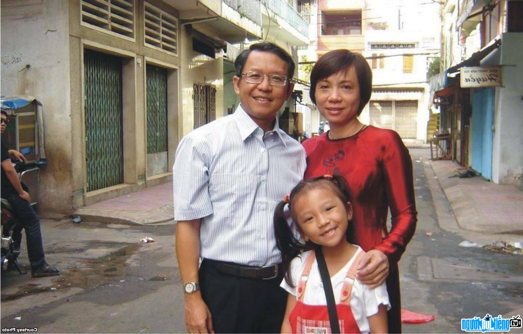Blogger Điếu Cày Nguyễn Văn Hải cùng người thân