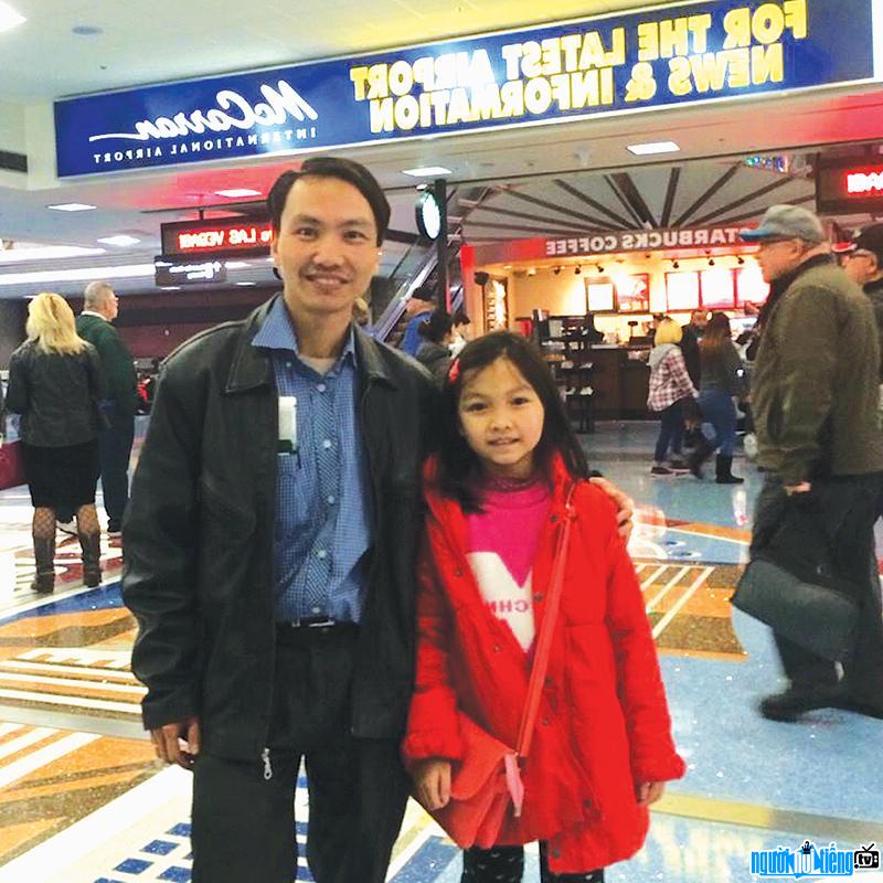  Nguyen Le Cam Hien with her father International Grandmaster Nguyen Anh Dung