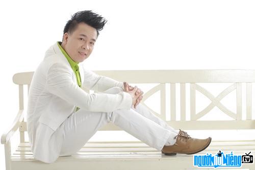 Son Ha is a famous singer with lyrical music